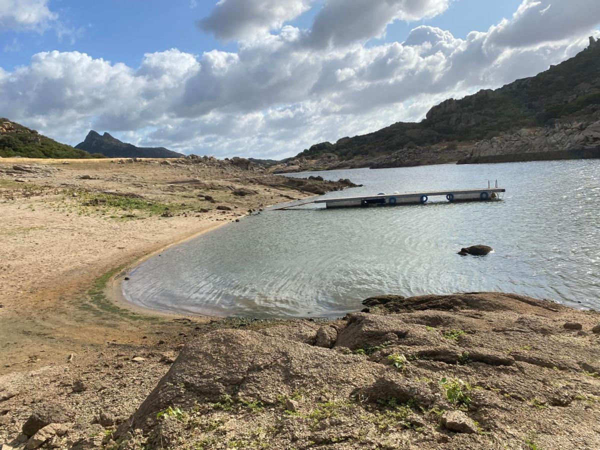 Il Nuraghe Del Lago Coghinas Oschiri Exteriér fotografie